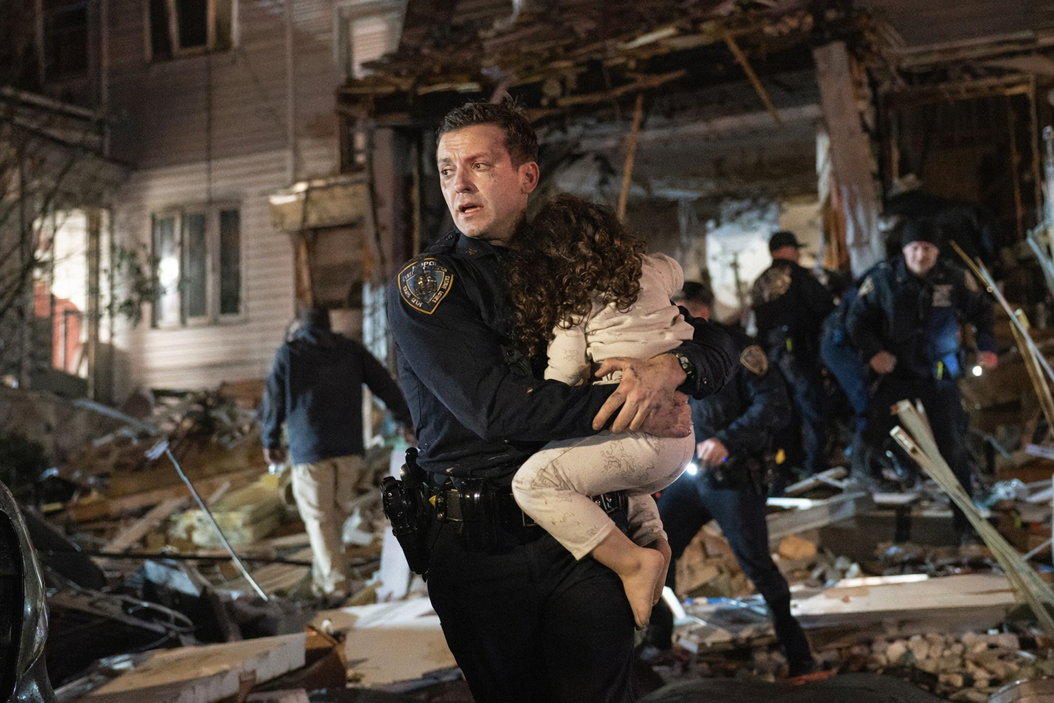 NYPD officers rescue children after Queens house explodes during ...