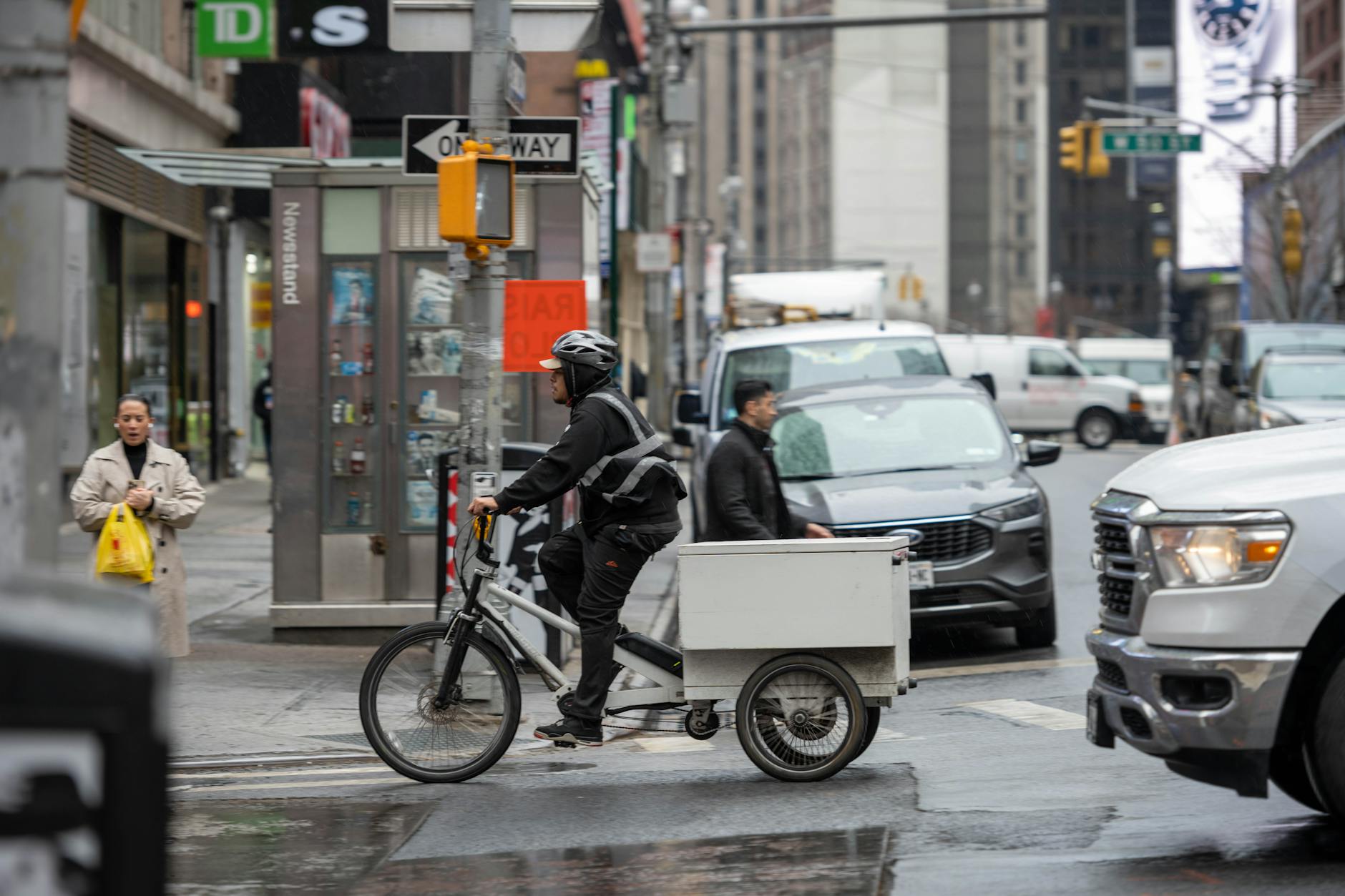 NYC sets $22.13 minimum pay for app delivery workers | Prism News