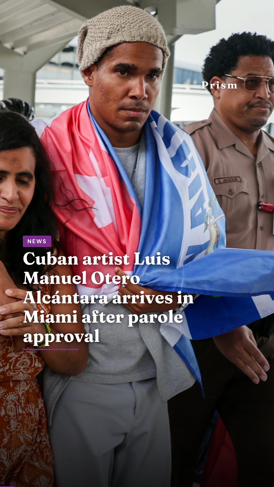 Cuban artist Luis Manuel Otero Alcántara arrives in Miami after parole approval